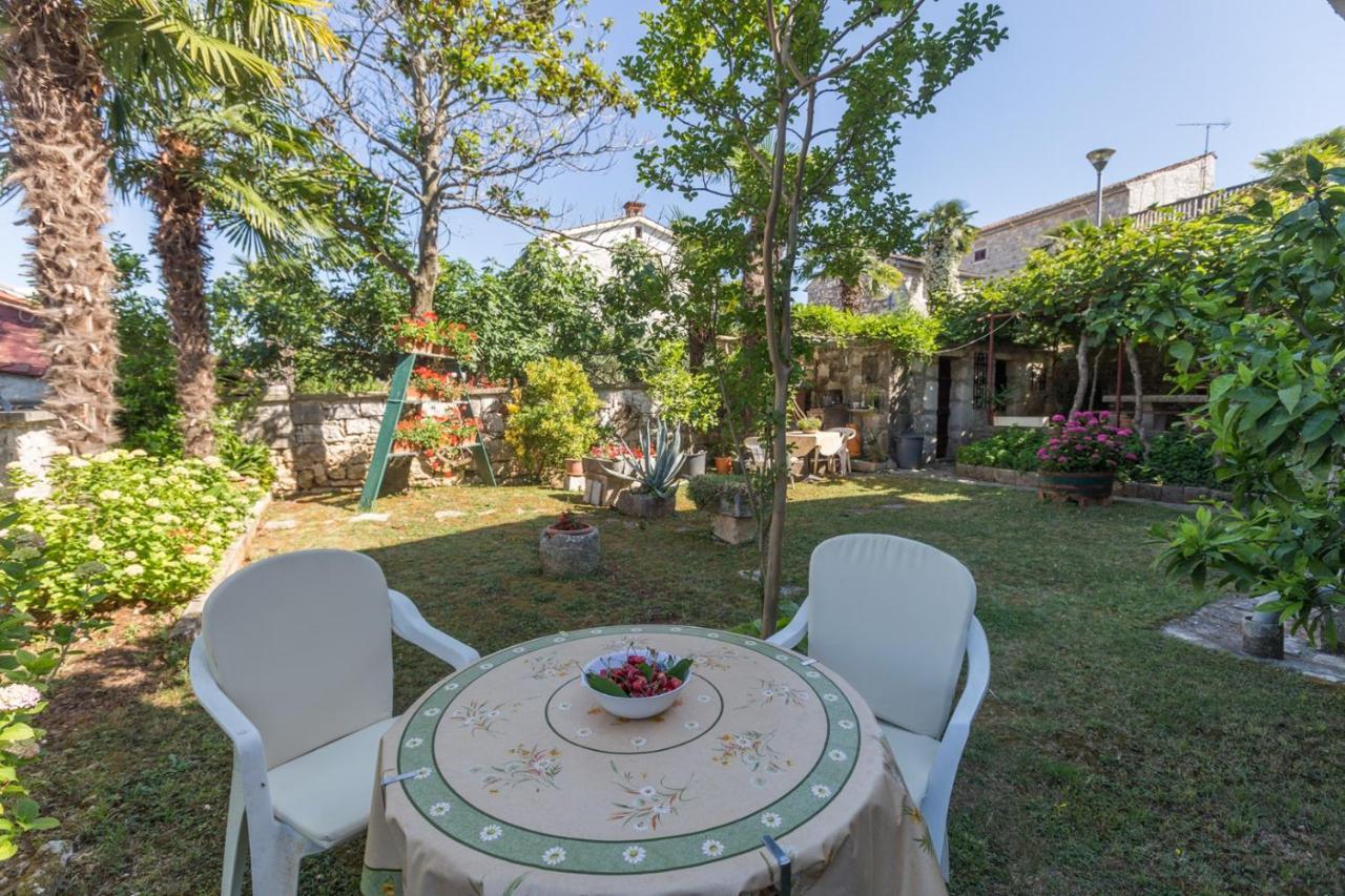 Anamarija Apartments Near The Beach And The Fantastic Adria Sea With Over 10 Small Islands Close By Funtana Dış mekan fotoğraf