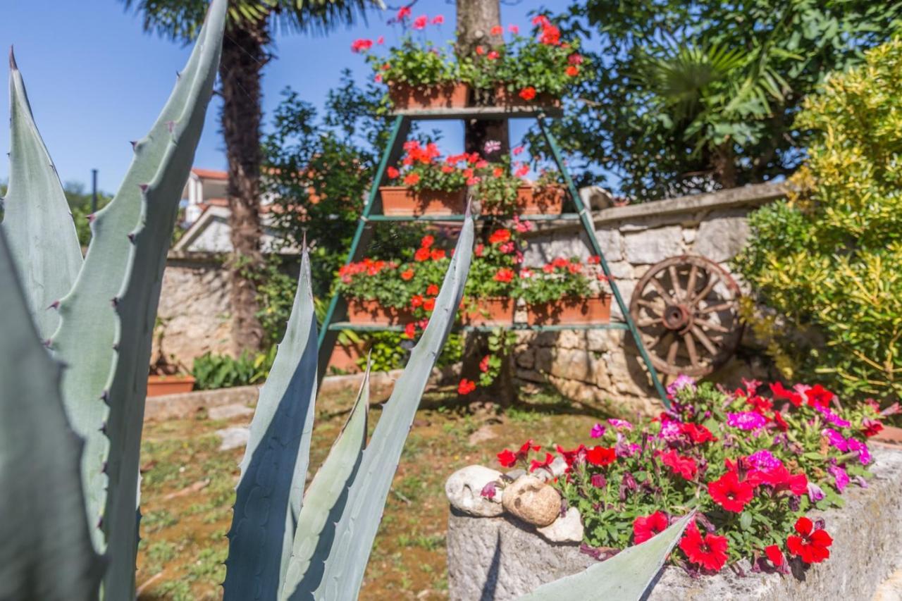 Anamarija Apartments Near The Beach And The Fantastic Adria Sea With Over 10 Small Islands Close By Funtana Dış mekan fotoğraf