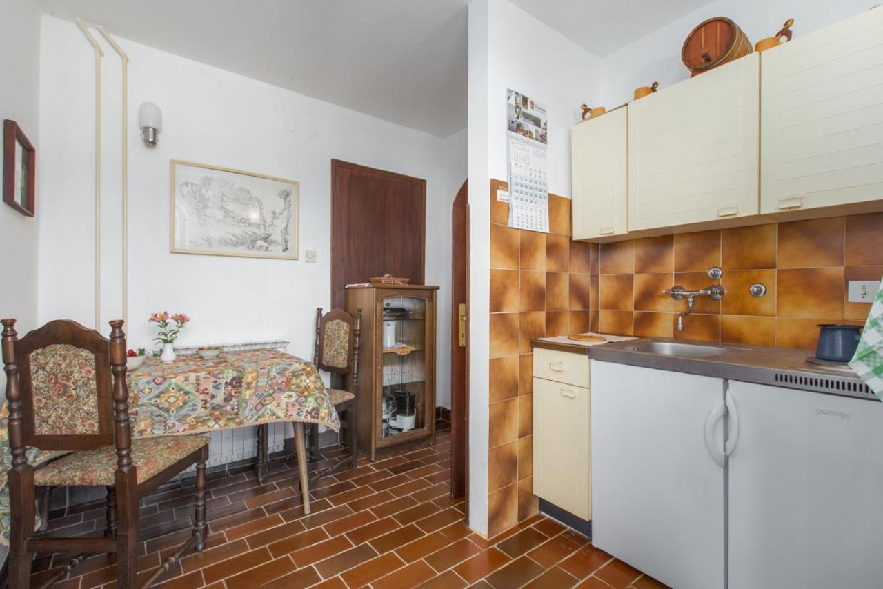 Anamarija Apartments Near The Beach And The Fantastic Adria Sea With Over 10 Small Islands Close By Funtana Dış mekan fotoğraf