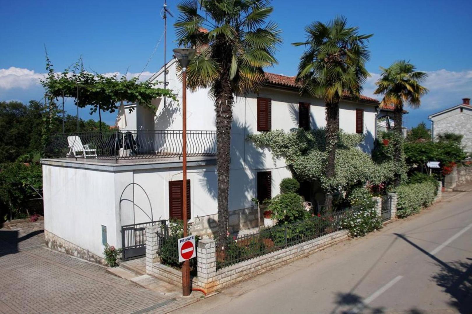 Anamarija Apartments Near The Beach And The Fantastic Adria Sea With Over 10 Small Islands Close By Funtana Dış mekan fotoğraf